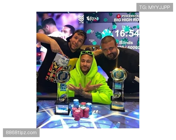 徐嘉余比赛里像冰山，私下逛街像富豪派对，差距太离谱